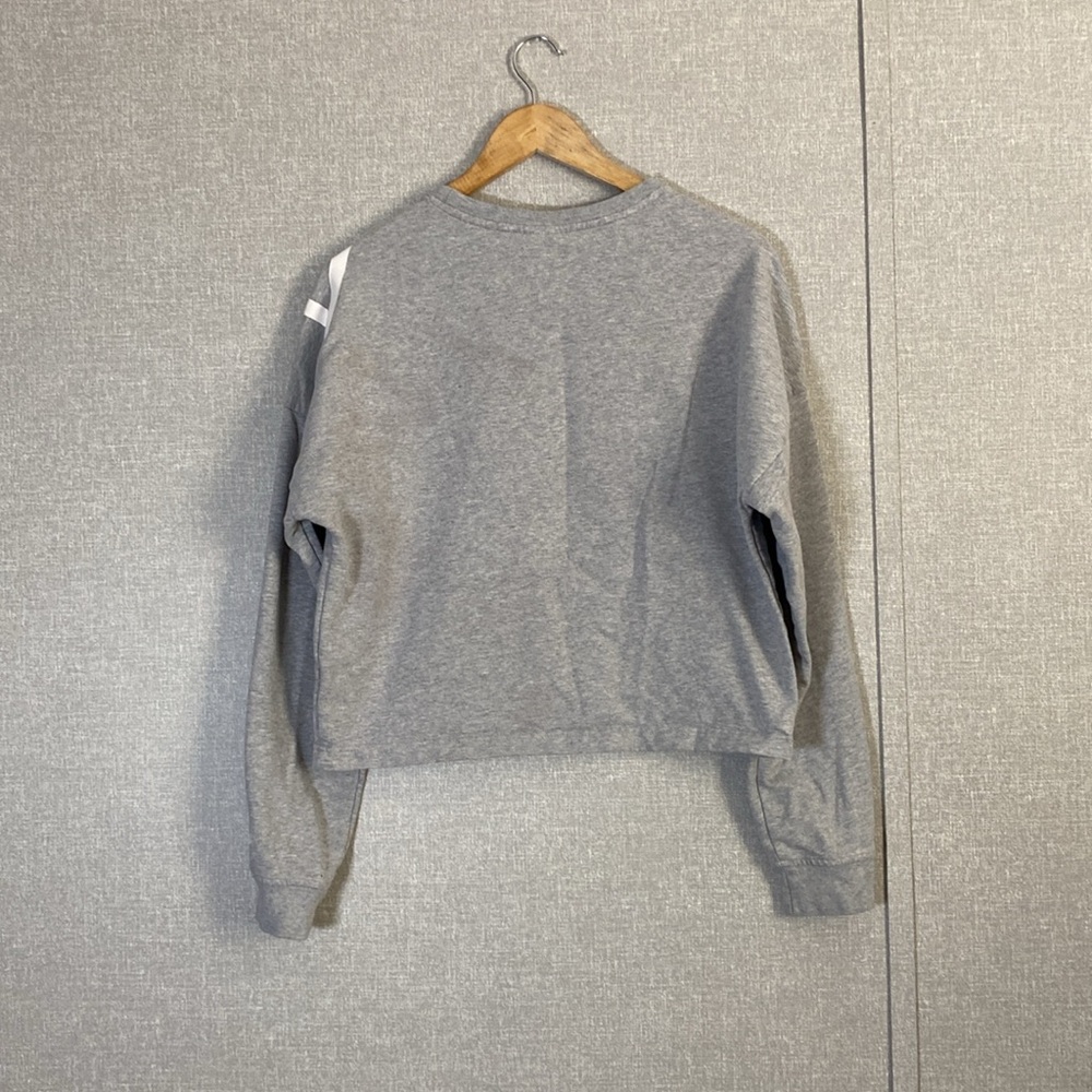 Umbro Gray Cropped Sweatshirt with White Logo Accent - Picture 6 of 6